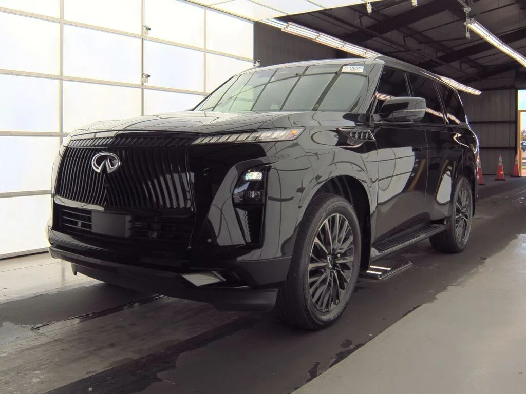 Infiniti QX80, 3.5 L, 2025 il, 12 000 km